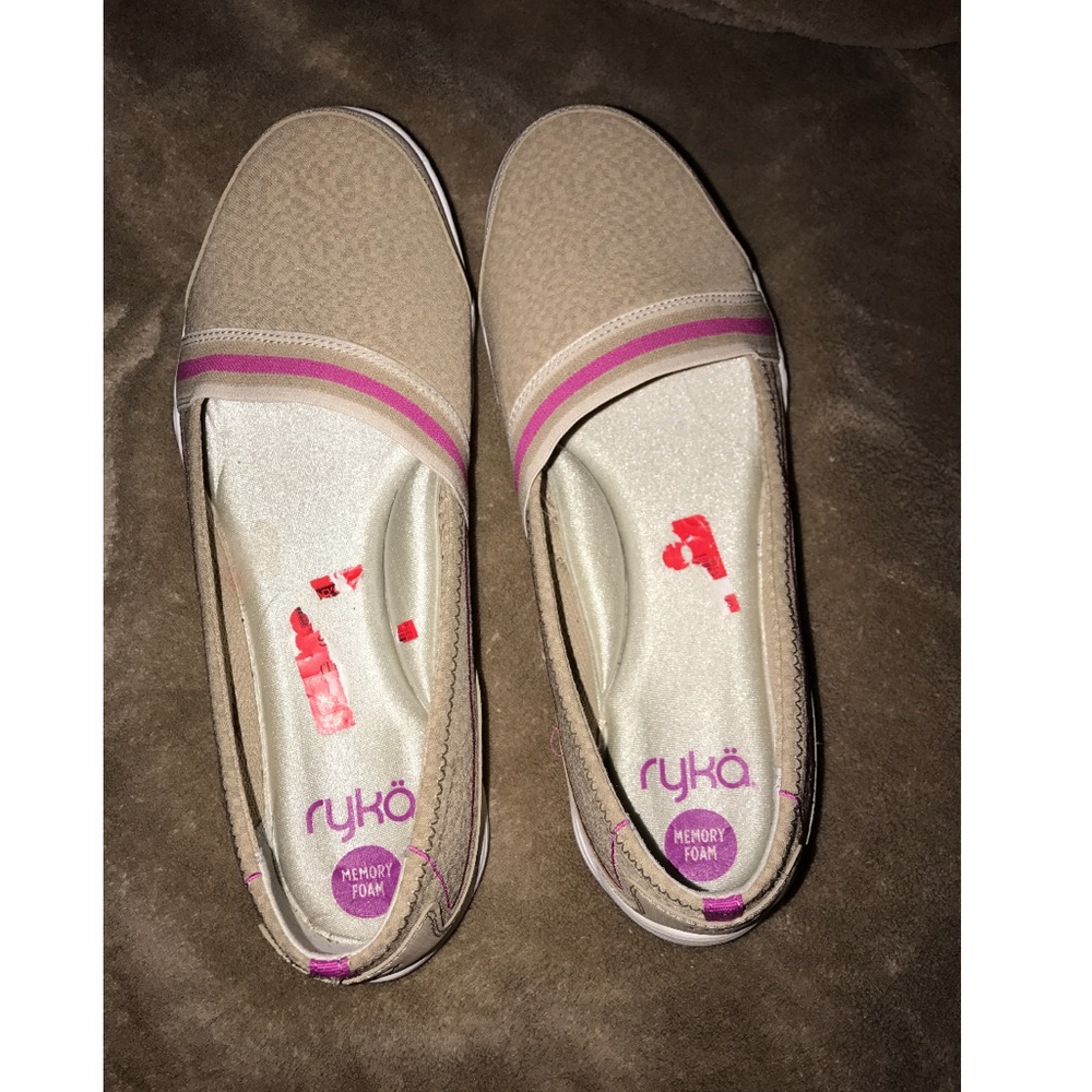 RYKA light weight, memory foam shoe. NWT 🎀